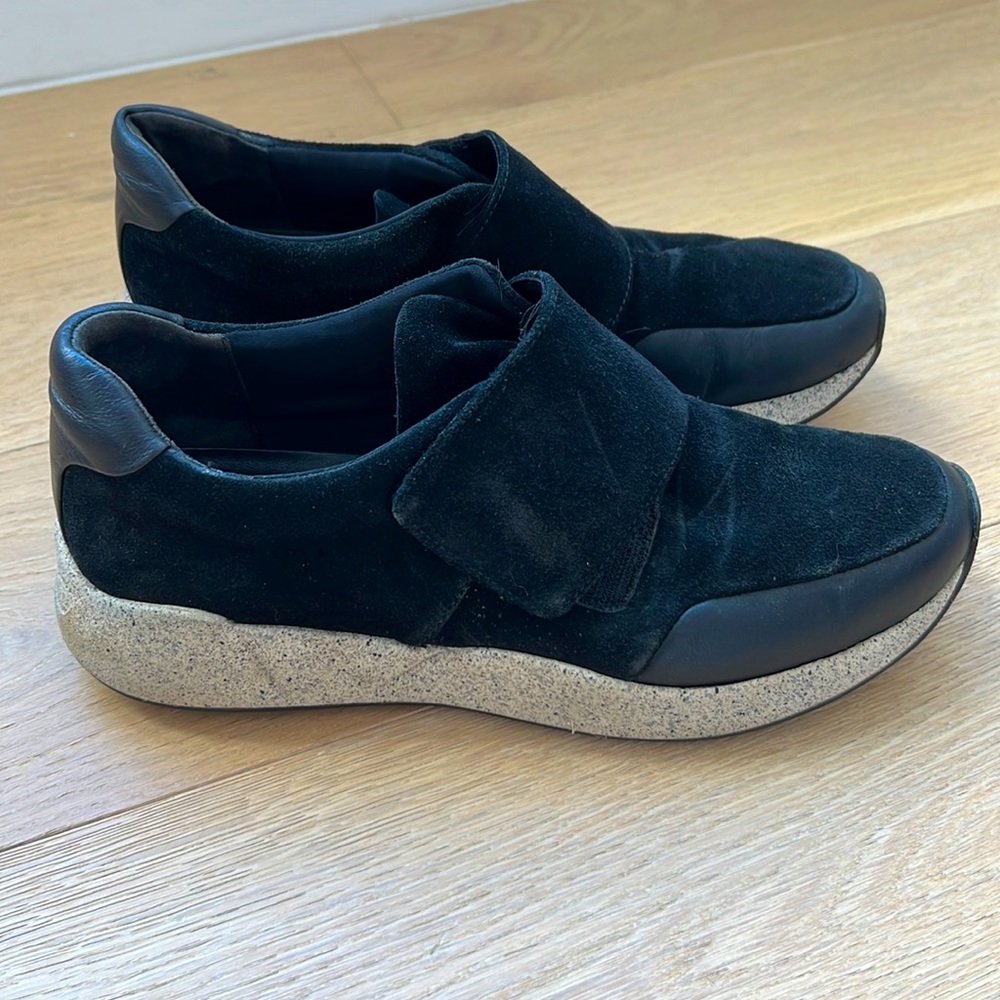 Vince sneakers black leather size 7